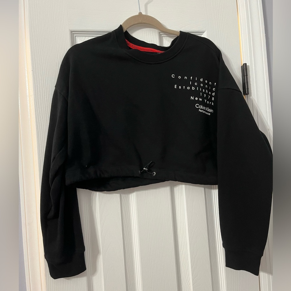 Women's Large Calvin Klein Cropped Crew Neck